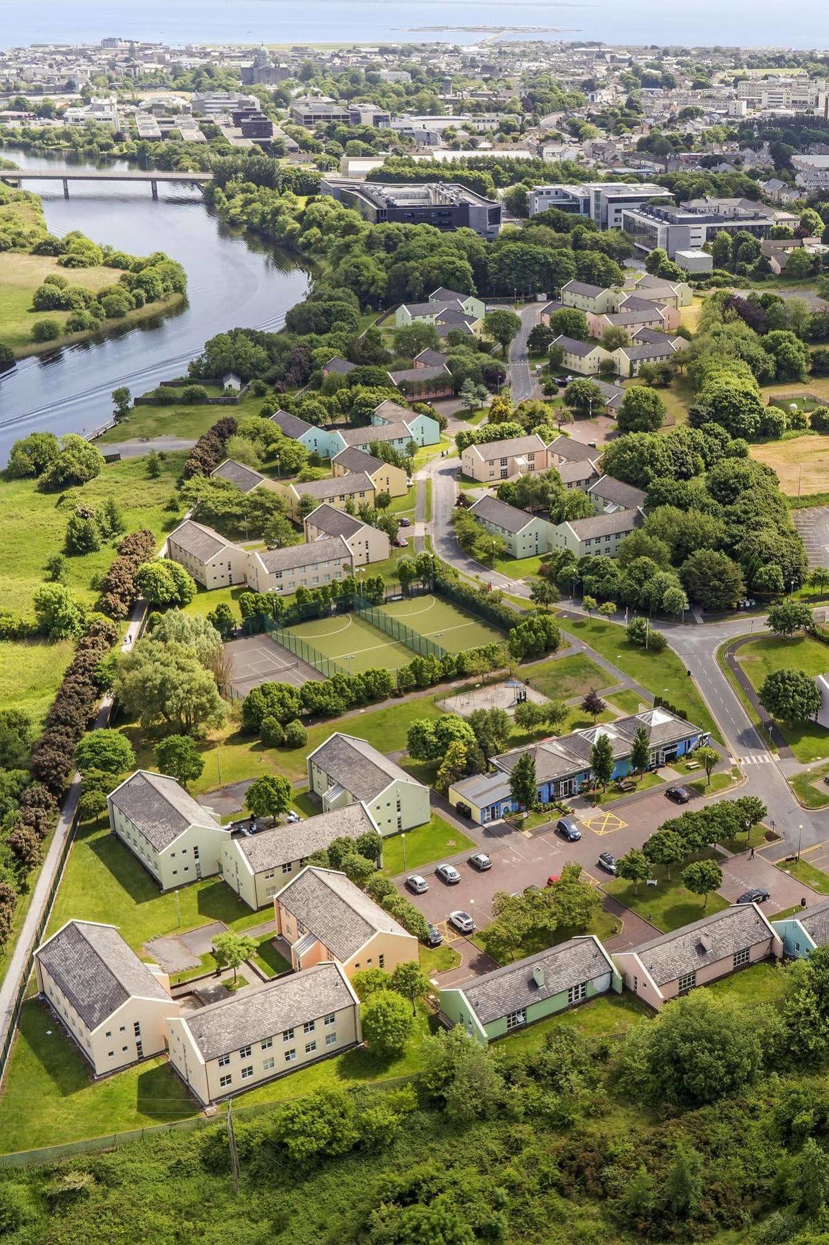Corrib Village Apartments University Of Galway กัลเวย์ ภายนอก รูปภาพ